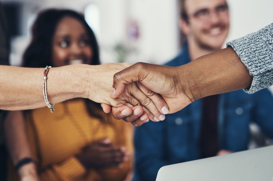 fast lead replies help local businesses turn inquiries into customers